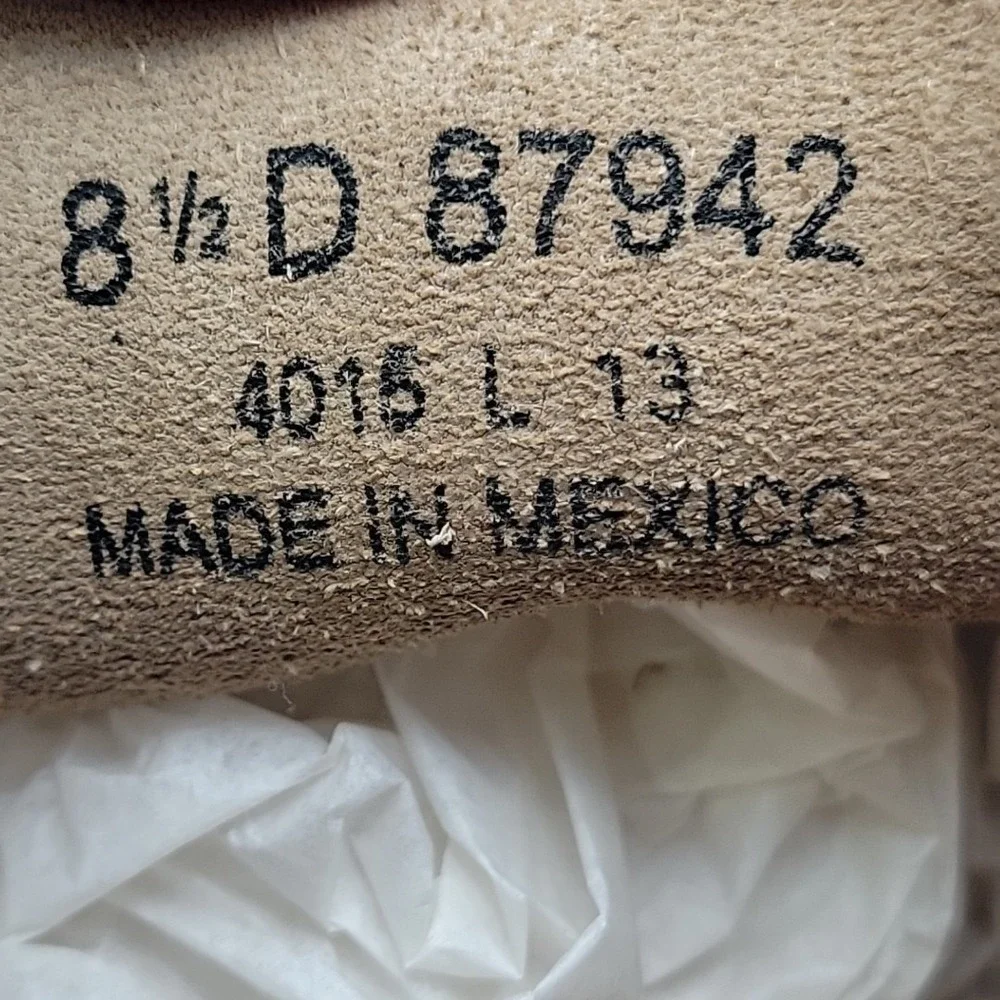 Frye Suede Chukka Boots Mens 8.5D Beige Tan Leather Sole Lace-Up Made Mexico